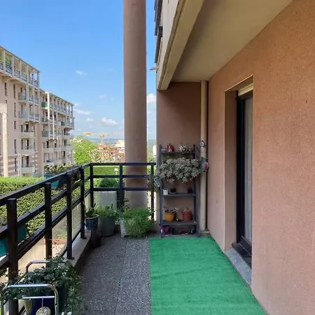 T3 - 62m2 - Parking Prive - Metro Apartment